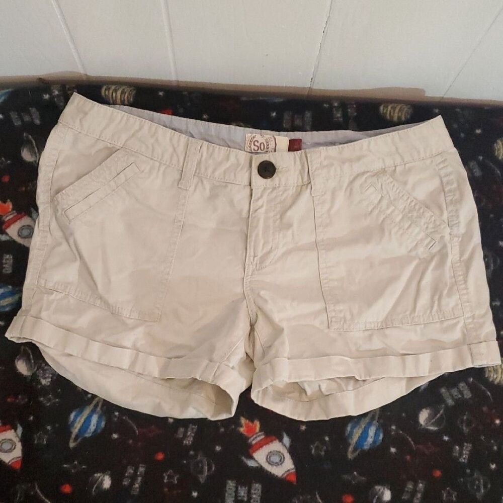 SO Women's Size 11 Tan Cargo Shorts